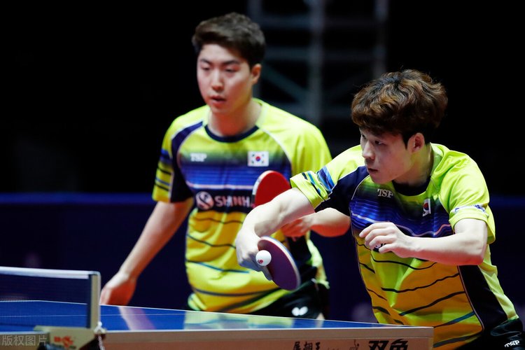 海报以更为 海报以更为