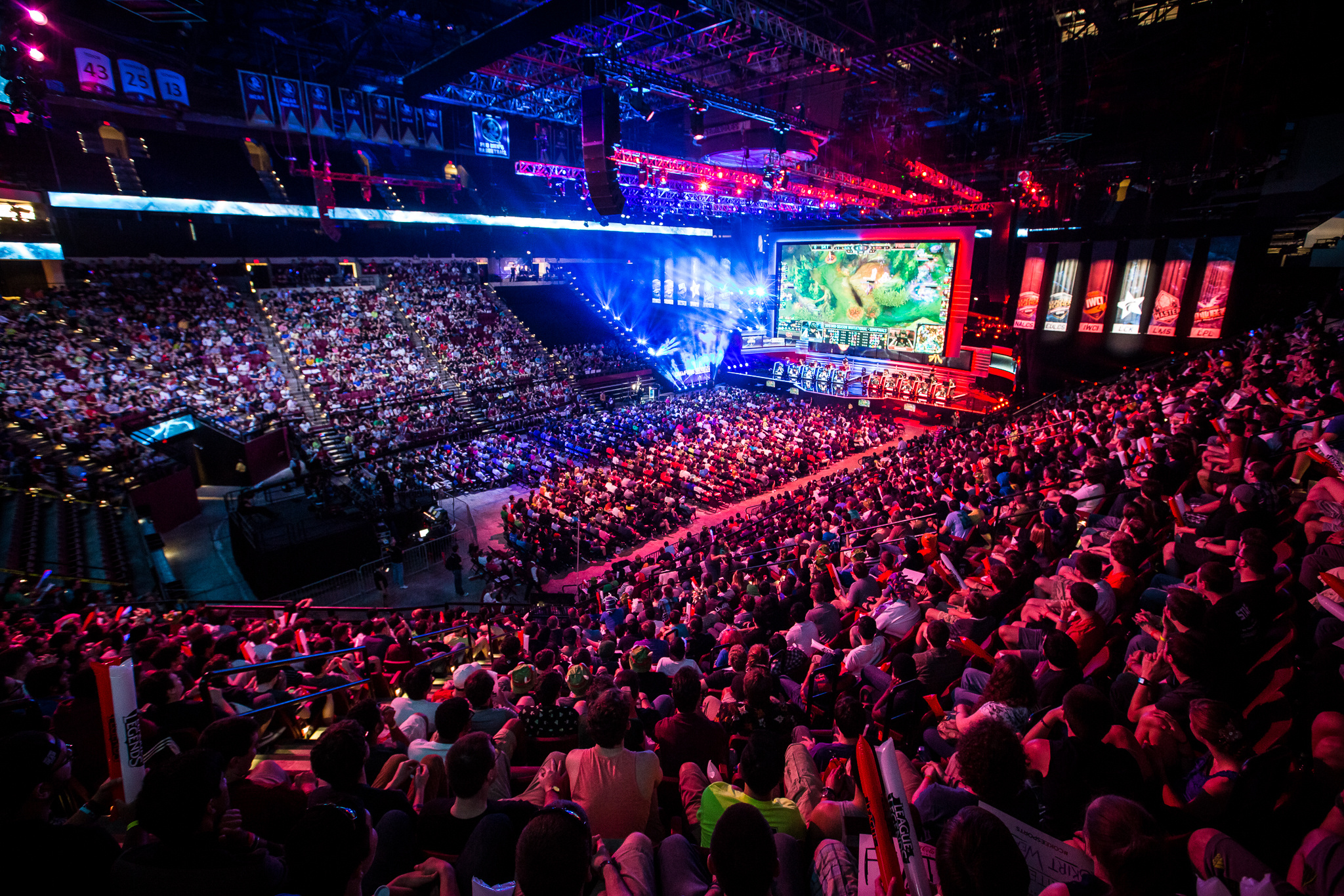 探讨足球运 探讨足球运