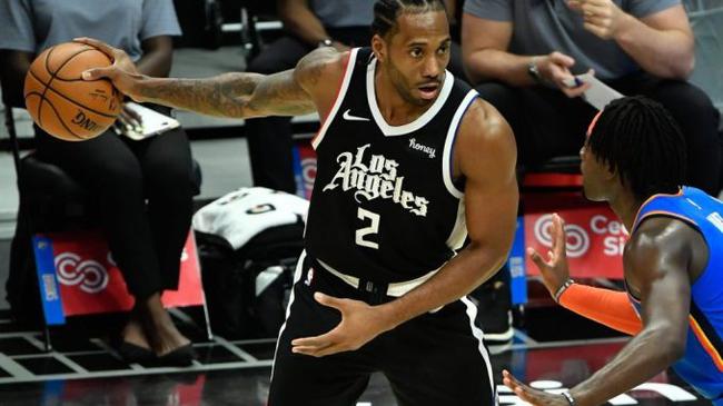 动员膝盖受 动员膝盖受