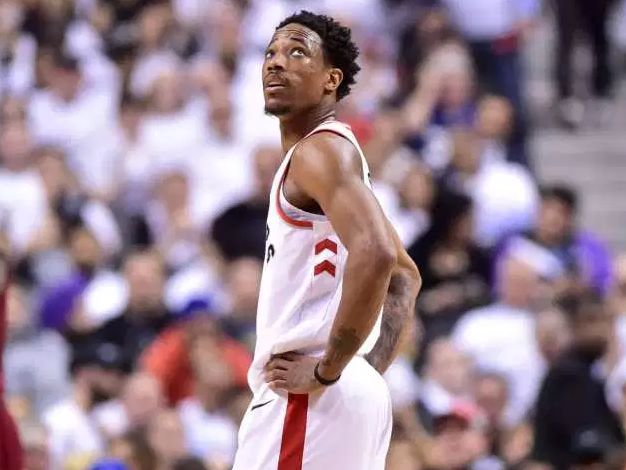 促使球员在 促使球员在